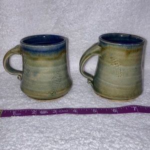 Boggs pottery small glazed mugs